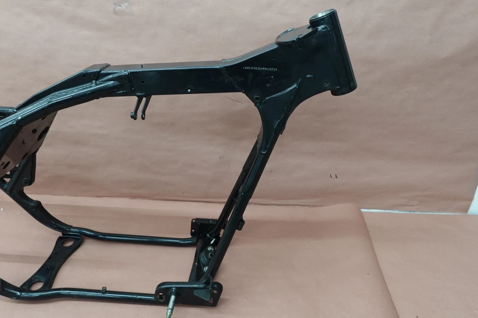 Harley-Davidson Electra Glide 2001-2006 FLHTCSE chasis de cuadro principal (o salvamento) Foto 2 de 4