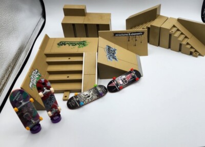 TECH DECK PARK with 4 BOARDS Skateboard Ramps Jumps