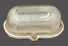 Lampe de coursive ancienne en fonte et verre holophane hublot extérieur