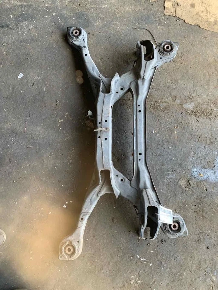 Оригинальная задняя поперечная подставка двигателя в сборе для Honda Odyssey 2005–2010 годов выпуска 05–10 - Изображение 2 из 4