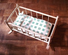 ## ANTIK / HOLZ / PUPPENBETT / PUPPENWIEGE / GEFAßT / INNENMAß 41 CM ##