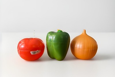 Lot of 3 HUTZLER PRODUCE SAVERS   ONIONS, PEPPER & TOMATOS NEW