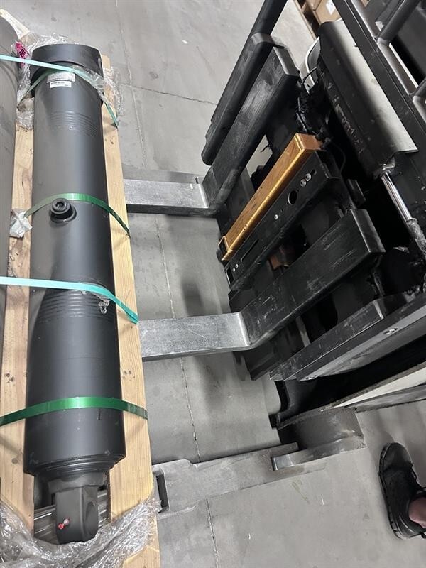 PARKER SINGLE ACTING TELESCOPIC HYDRAULIC CYLINDER