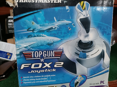 Thrustmaster Top Gun Fox 2  Joystick