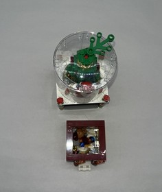 LEGO Seasonal: Snowglobe (40223) Christmas, Incomplete
