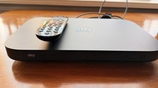 Sky Q Box ES130 1TB Remote Control with Mains Cable HDMI Cable