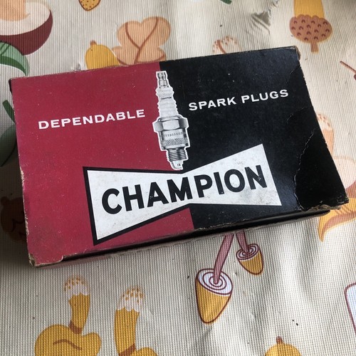 Vintage Champion Spark Plugs In Box Nos Display BL7Y eBay