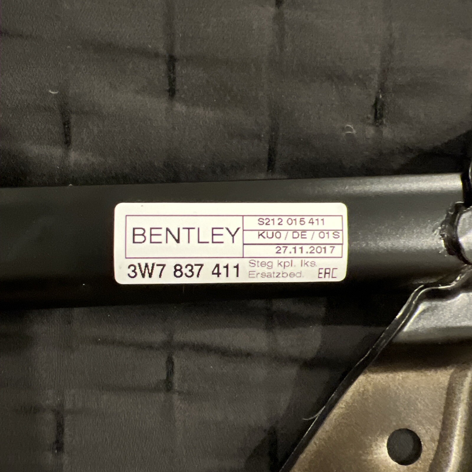 2009 Bentley Continental GTC Front left window guide trim 3W7837411