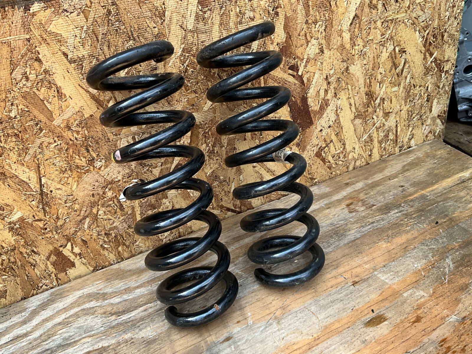 💎2014 - 2017 MASERATI GHIBLI QPORTE REAR LEFT & RIGHT SIDE COIL SPRING OEM