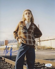 Kiernan Shipka Sexy Sabrina Autographed Signed 8x10 Photo ACOA 2020-40