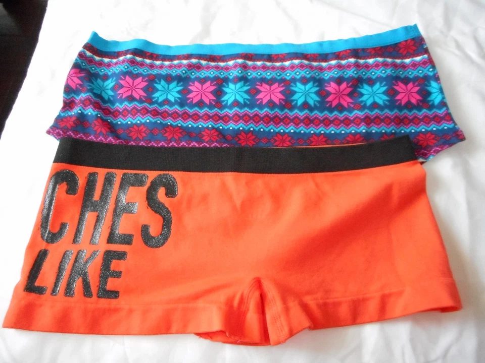 Conjunto de 2 bragas cortas para mujer Flirtitude copos de nieve grandes brujas Be Lik 43 Foto 2 de 2