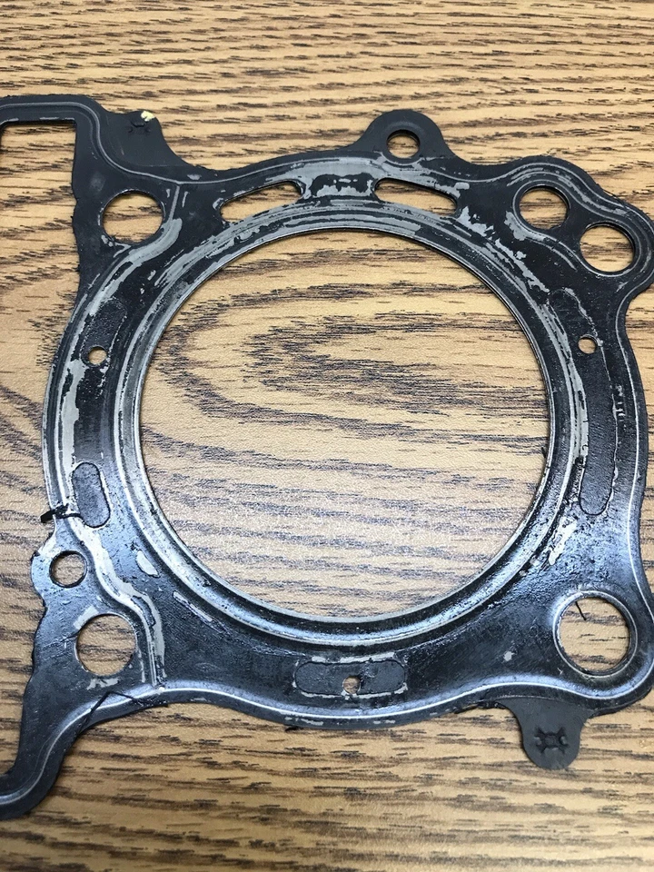 PIEZA JUNTA CULATA DELANTERA SUZUKI V-STROM DL650 2004-2020 # 11141-20F00 Foto 3 de 4