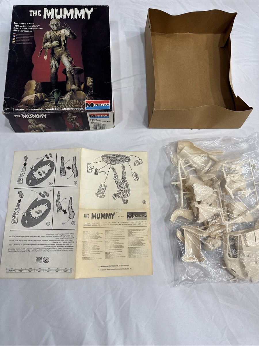 ロボット Monogram The Mummy 1983 Sealed Universal Monsters The Mummy Model Kit 1:8 Monogram Glow