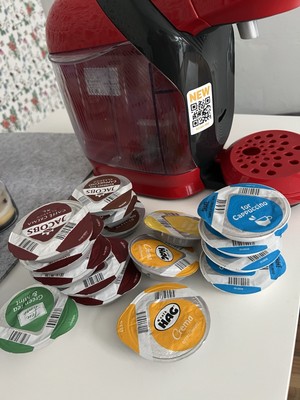 BOSCH Tassimo Style Kapselmaschine Rot /Anthrazit, MIT KAPSELN !!!