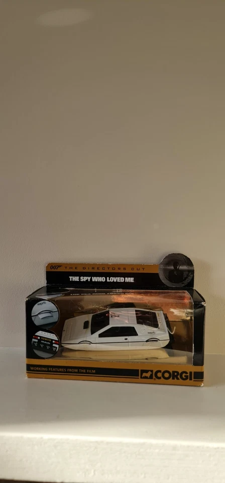 Corgi 1:36 James Bond Lotus Esprit Underwater Car CC04512 – Spy Who Loved Me - Image 2 of 4