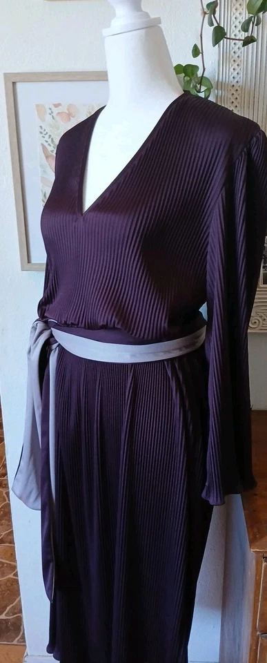 Vestido midi para mujer mediano años 70 vintage Edith Flagg cuello en V acordeán ciruela púrpura Foto 4 de 4