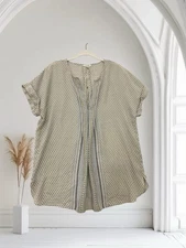 Max Studio Women’s Geo Print Pleated V Neck Tunic Top Size Small Relaxed Fit