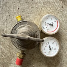 Victor Compressed Gas Regulator 2 Gauges - 0-400 psi 1