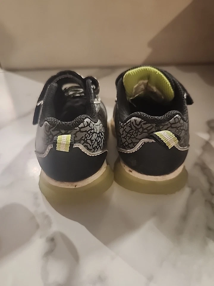 Jurassic World Infant Boys Athletic Light-up Sneakers Size 5 Dinosaur  - Image 4 of 4