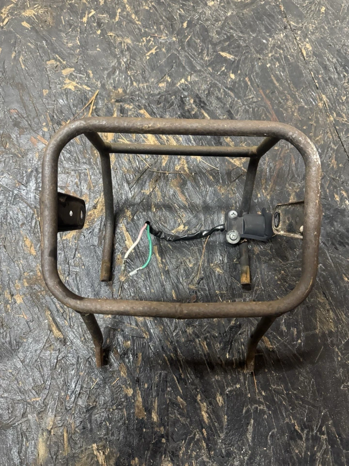 Jaula de faros Honda Big Red 200 Foto 2 de 4