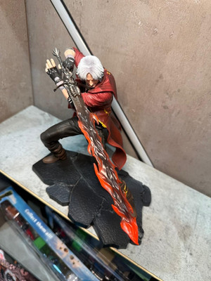 Dante DMC Statue Red Coat Rebellion Sword Bootleg