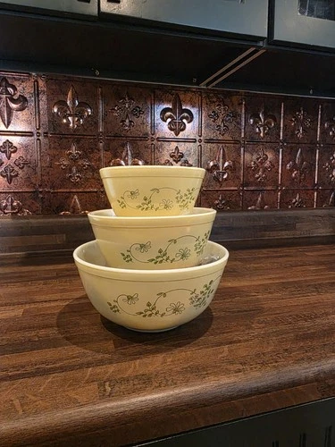 Pyrex "Shenandoah" Nesting Mixing Bowls Set of 3 Yellow Green #'s 401 402 403