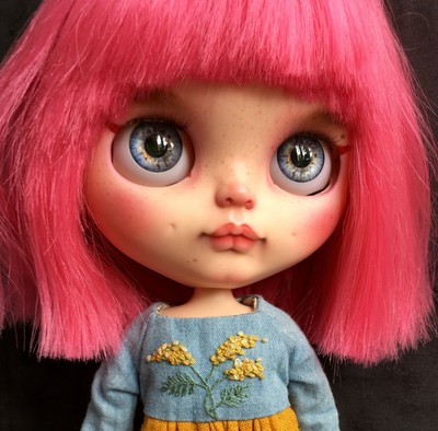 blythe doll pink hair