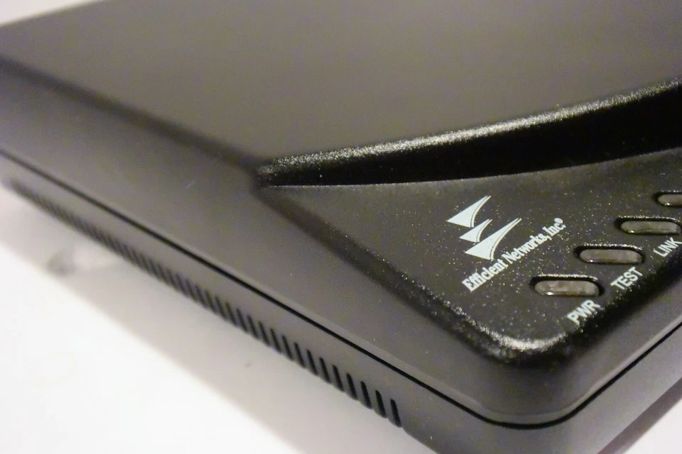 Efficient Networks SpeedStream 5871 4-Port IDSL Router/Gateway 120-5271-001 - Image 2 of 4