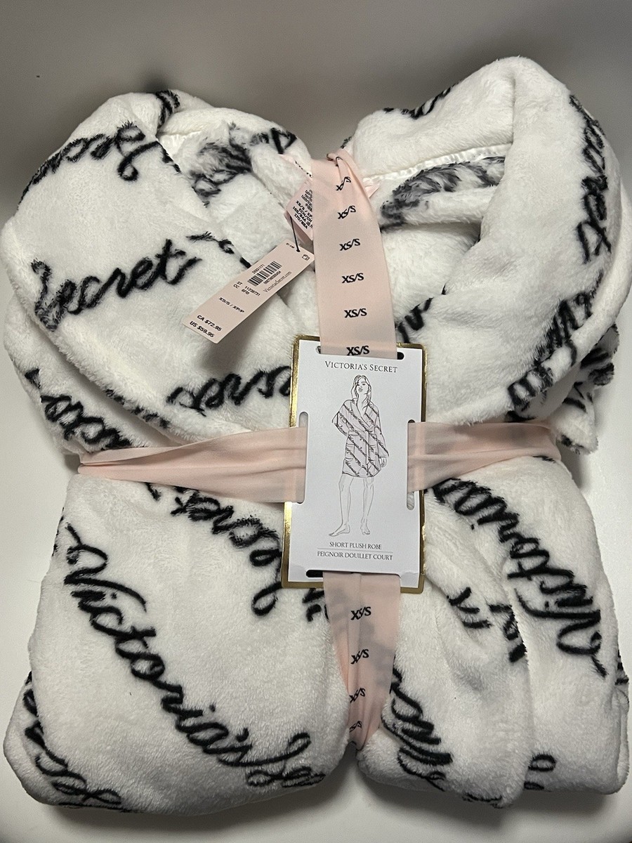 Victoria's Secret Short Cozy Robe Plush Fleece Warm XS-S white