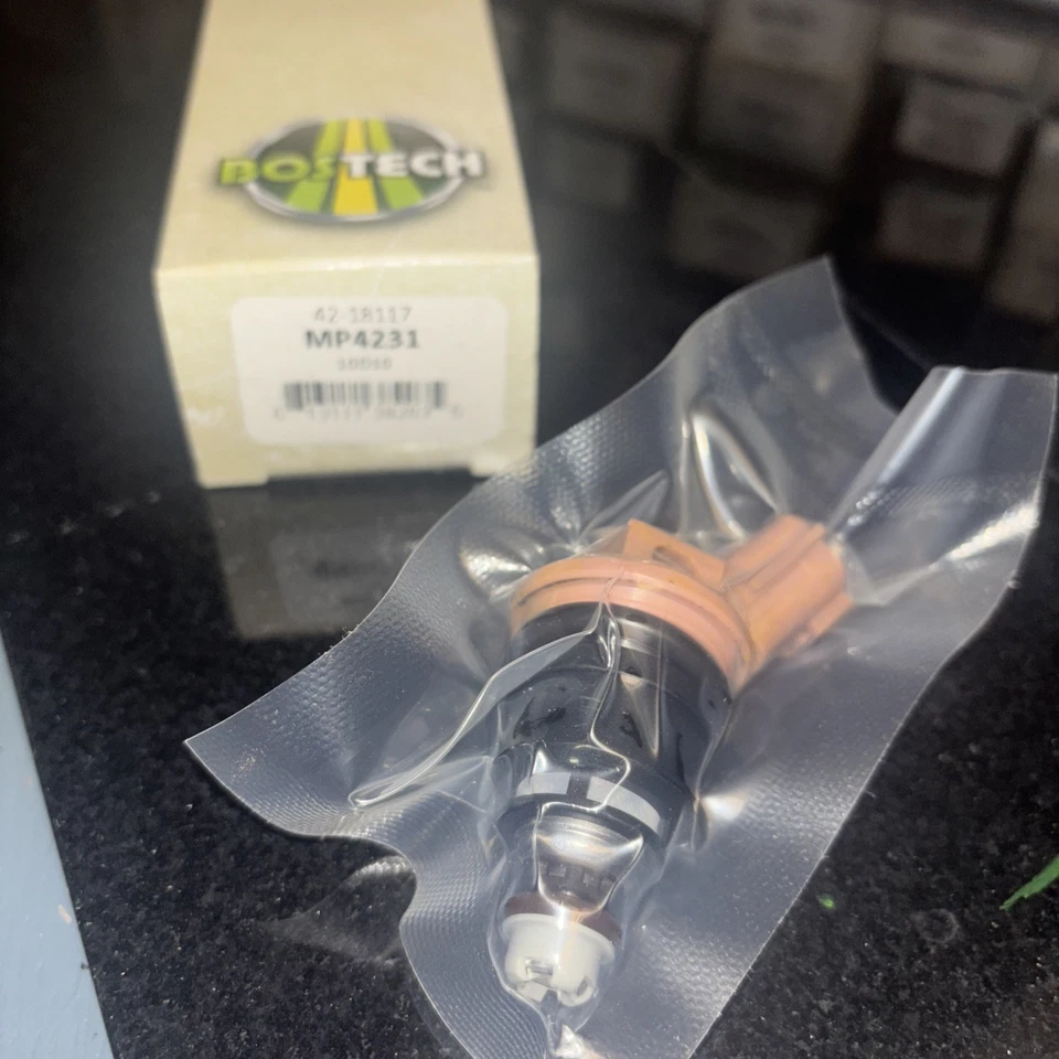 Juego de 4 inyectores de combustible Bostech MP4231 Reman para 92-93 Nissan Máxima Foto 2 de 3
