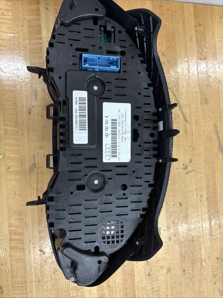 2011-2012 AUDI R8 4.2L - Instrument Cluster / Speedometer 420920981J - Image 2 of 4