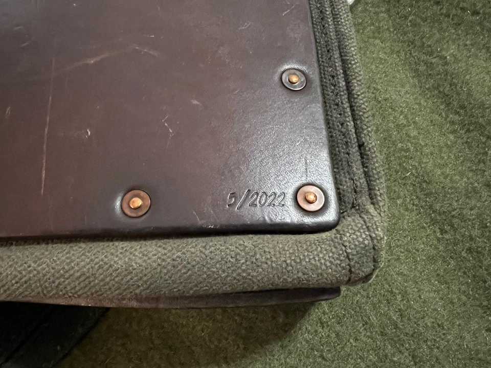 2022 马鞍背皮革登山背印第安纳挎包 — 第 4/4 张图片