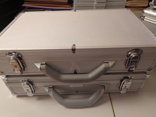 2 Stück LEUCHTTURM Alu Münzkoffer mit 11 Tableaus für hunderte Münzen