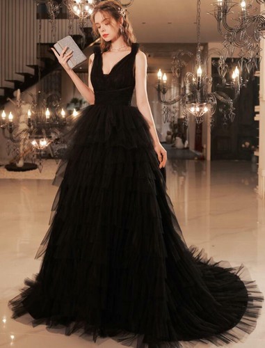 Gorgeous Black V Neck Tulle Layer 