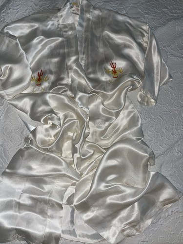 NEW Golden Dragon 100% Silk Hand Embroidered Long Shiny White Kimono Robe M NWT - Picture 5 of 19