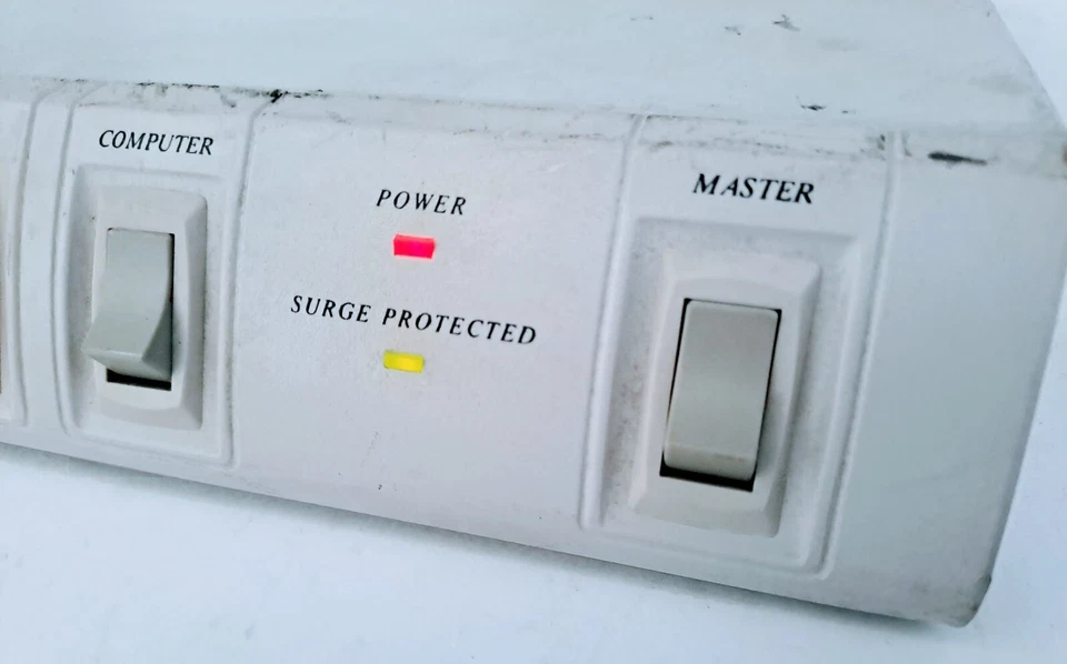 Memorex Relocate Power Taps Transient Voltage Surge Suppressor E115193 PC-0061N - Image 2 of 4