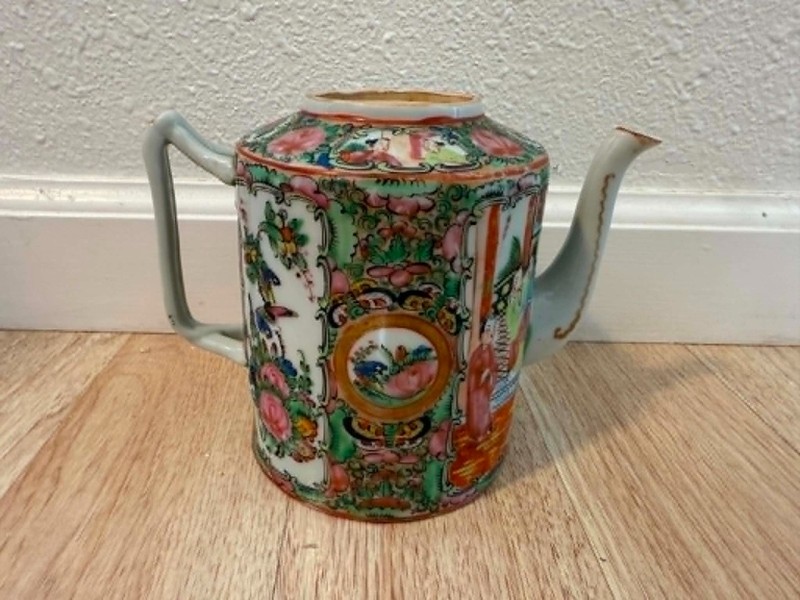 Estate Sale Find Antique Chinese Rose Medallion Teapot Porcelain Hand Painted