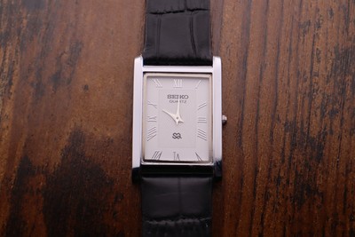 Vintage Seiko MEN Quartz Slim Tank  Gentleman Dress Watch (FREE SHIPPING)