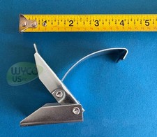 SQUEEGEE STRAP LATCH, CLARKE ENCORE R, 20-28-33-38 SCRUBBERS, 55722A, 6C28