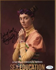 Tanya Reynolds Sex Education Autographed Signed 8x10 Photo ACOA