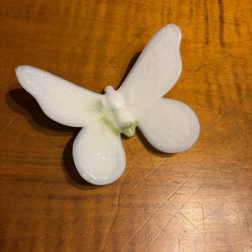 Vintage Westmoreland White Milk Green Slag Glass Butterfly