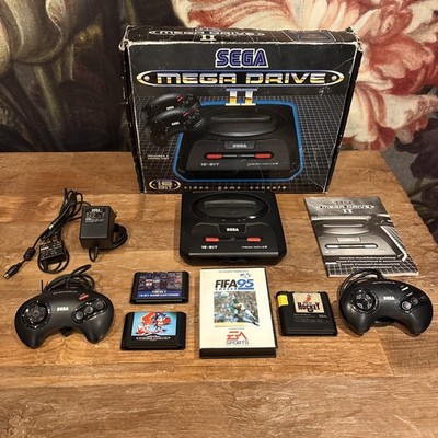 Sega Mega Drive II 2 Originalverpackt mit Spielen und zwei Controllern