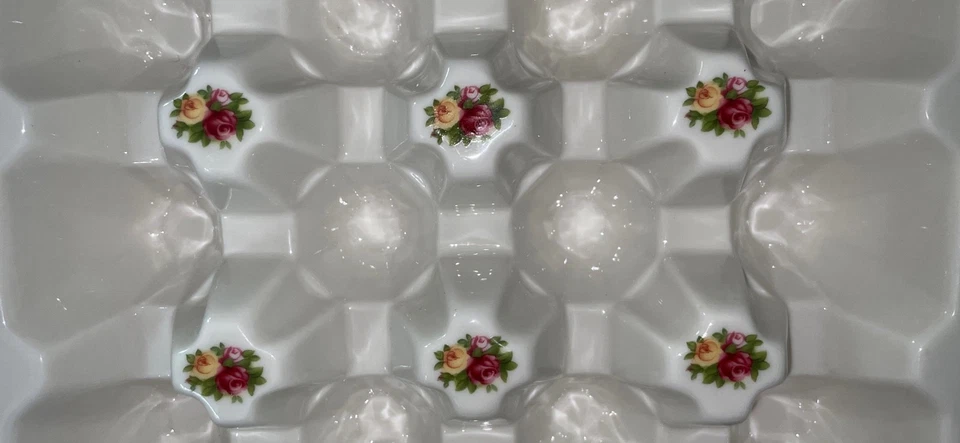 Bandeja porta huevos Royal Albert Old Country Roses St. Andrews 12 huevos rara difícil de encontrar Foto 3 de 4