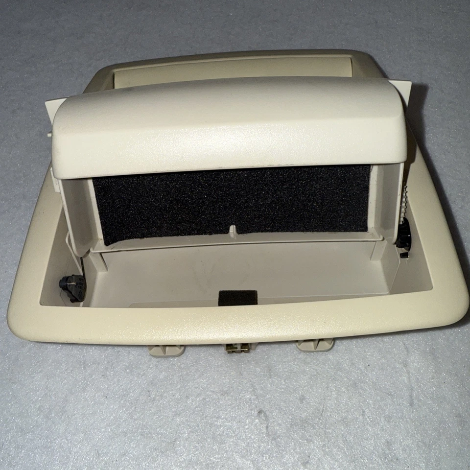 05-10 Chrysler 300 Dodge Charger Magnum Jeep consola superior domo mapa luz Foto 4 de 4