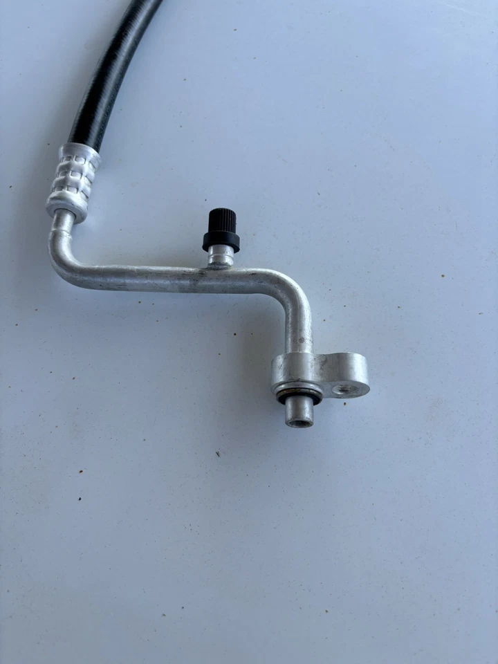 Шланг для разгрузки хладагента кондиционера GMC Acadia 2010-2015 UAC HA111990C - Изображение 2 из 4