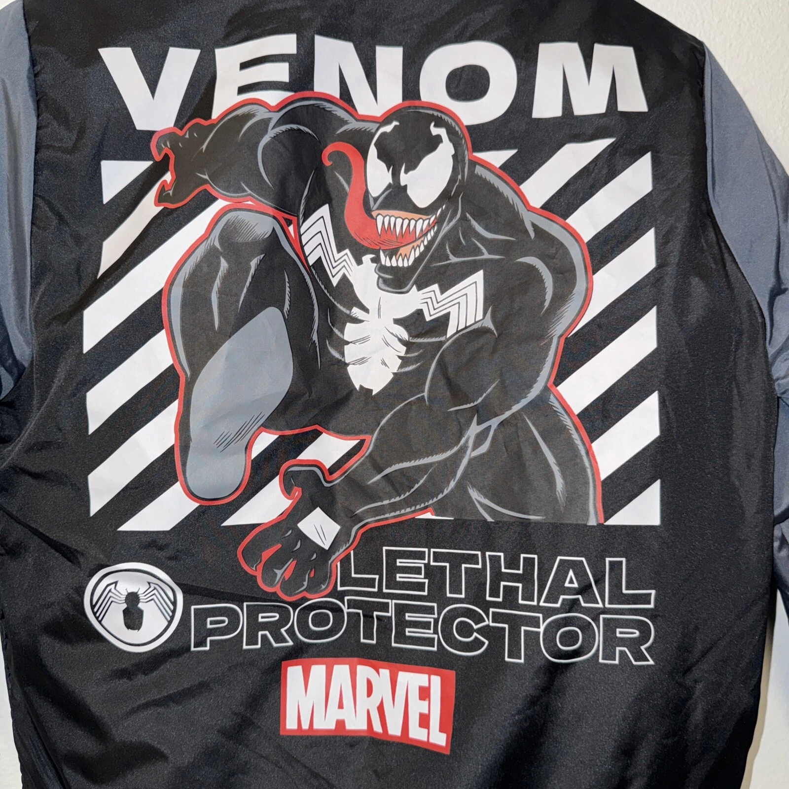 VENOM JACKET Boys SIZE 10/12 Marvel Character We Are Venom