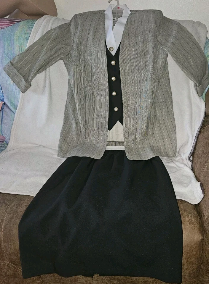   Vestido Savvy 3 Piezas Falda Traje Negro Blanco Chaleco Chaqueta a Cuadros 16 Usado Prist Foto 2 de 4