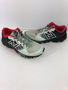 new balance 690 women black