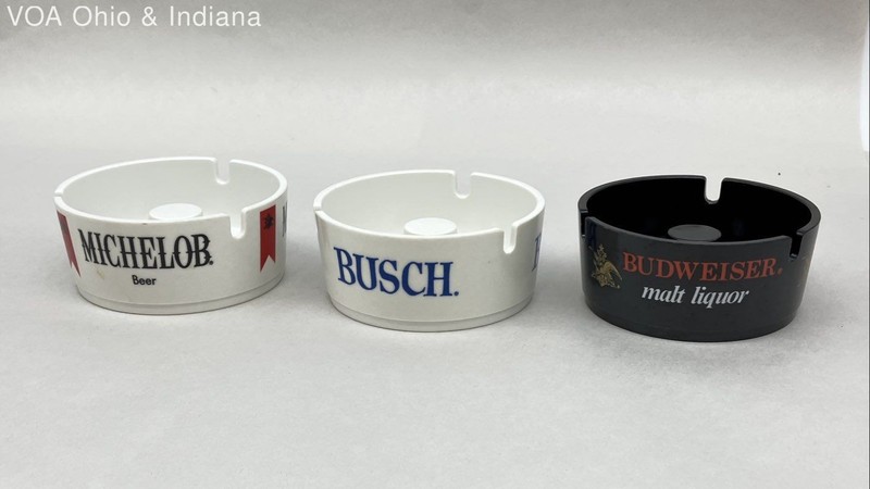 Vintage Beer Ashtray Lot 3 Pieces Michelob Busch Budweiser Malt Liquor Plastic