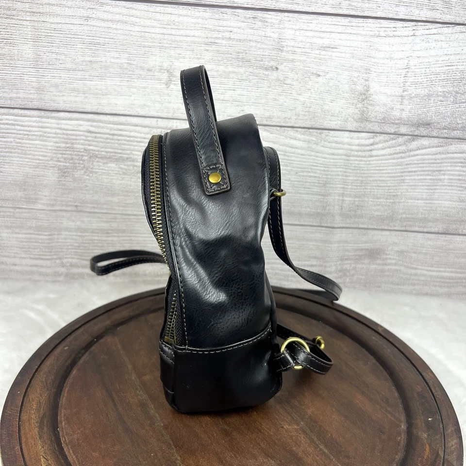 Mini Mochila Vintage Fossil Negra Y2K Minimalista Ajustable Preppy Foto 4 de 4